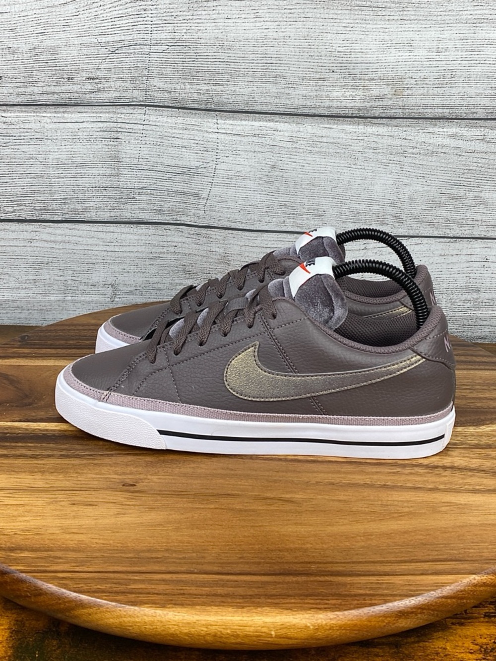 Nike Court Legacy Low Top Purple Brown Sneaker DM0839-200 Women’s Shoe Size 8